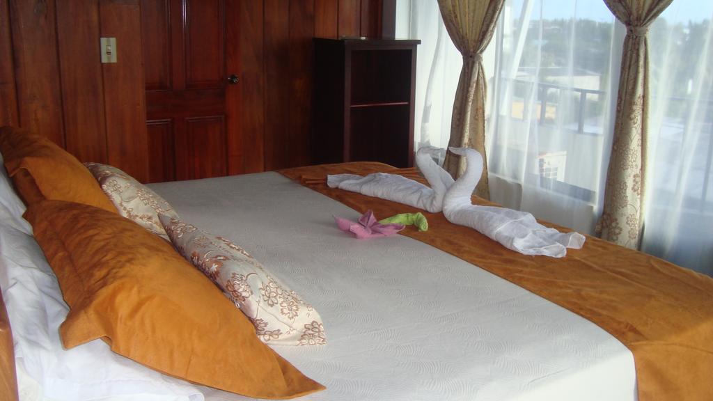 Hotel Sula Sula Puerto Villamil Bagian luar foto